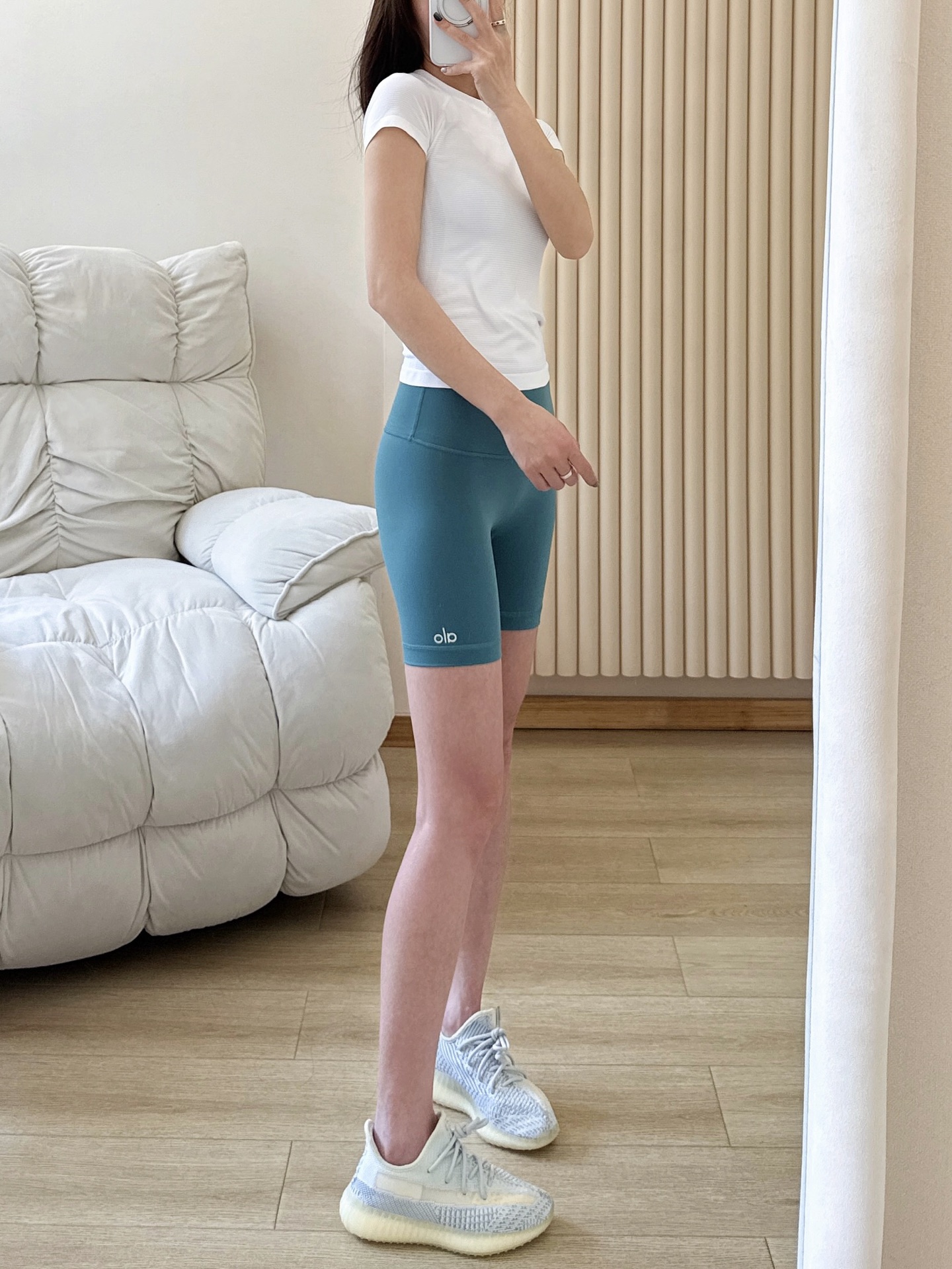 Alo Shorts Aloyoga Women s Quarter Cycling Pants Skin-Friendly and Nude Comfortable Casual Sports Fitness Yoga