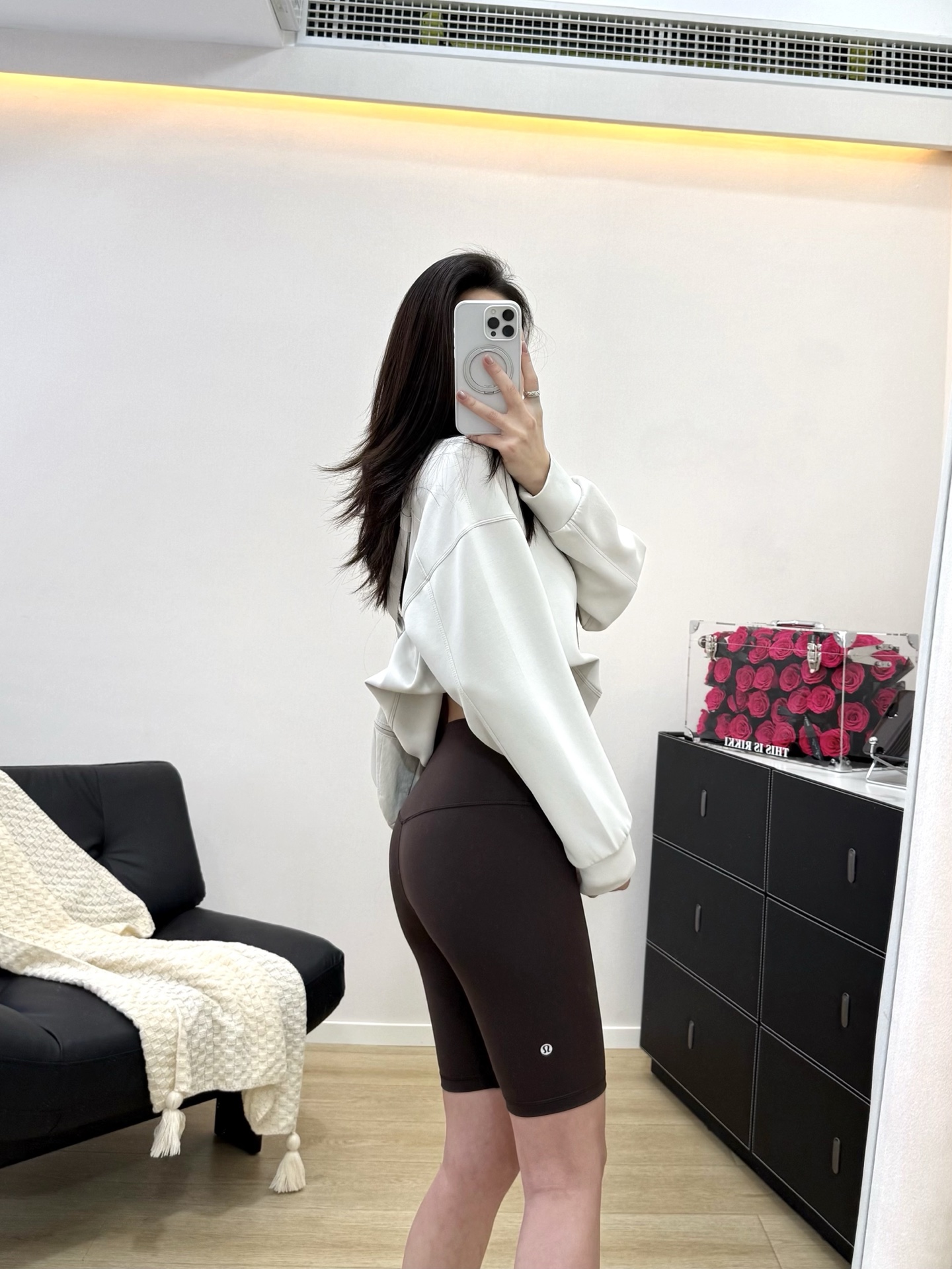 Lulu Shorts Espresso coffee Dark coffee color is very slimming Lulu Shorts yoga