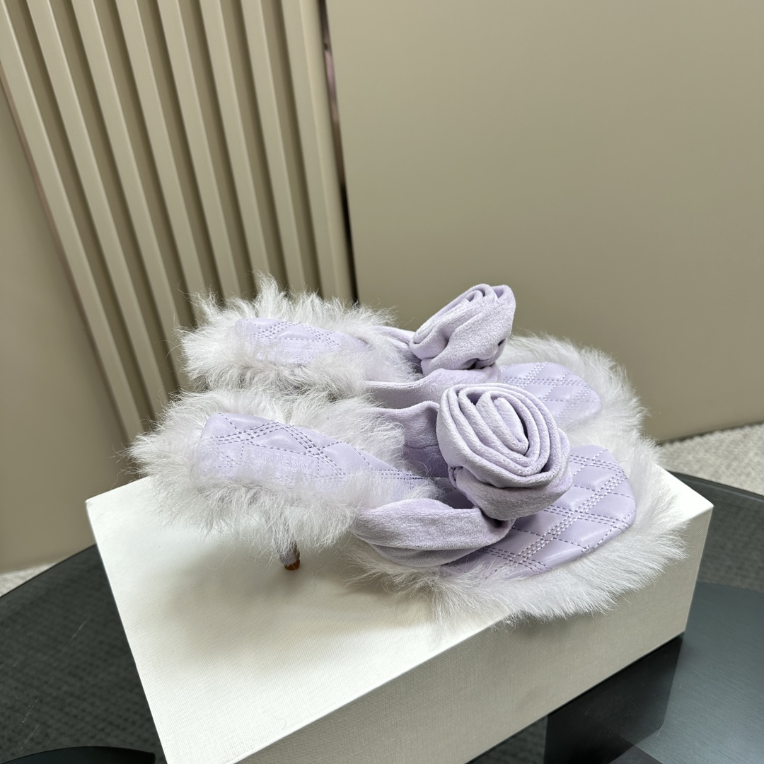 Burberry’s Velvet Rose Sandals with Fury Wool – Luxury and Style at 7.5 cm Heel - 图片 5