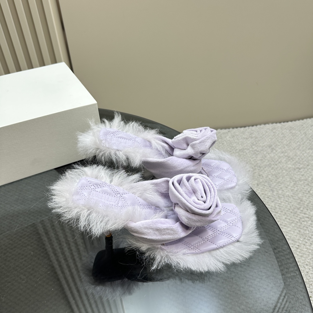 Burberry’s Velvet Rose Sandals with Fury Wool – Luxury and Style at 7.5 cm Heel - 图片 2