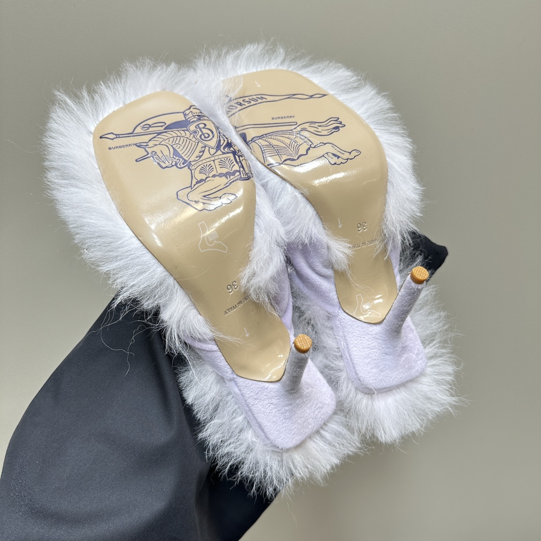 Burberry’s Velvet Rose Sandals with Fury Wool – Luxury and Style at 7.5 cm Heel - 图片 9