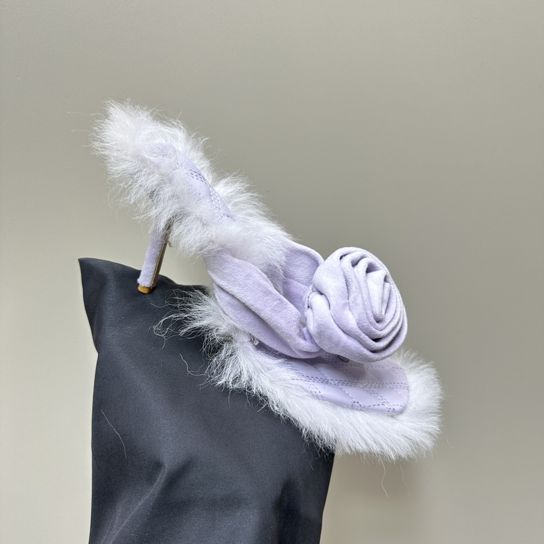 Burberry’s Velvet Rose Sandals with Fury Wool – Luxury and Style at 7.5 cm Heel - 图片 7