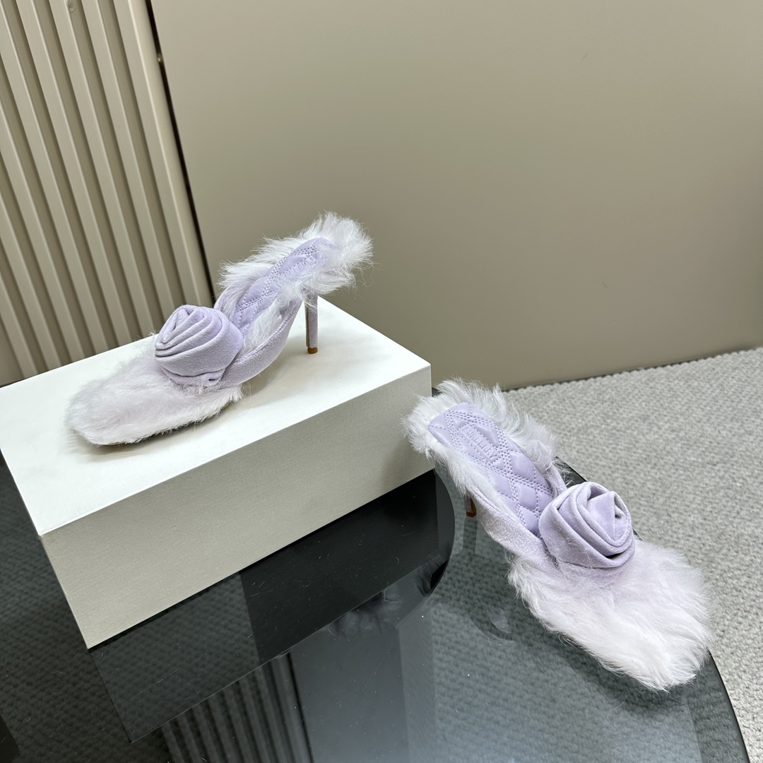 Burberry’s Velvet Rose Sandals: Luxury and Grip in 7.5cm Heels - 图片 3