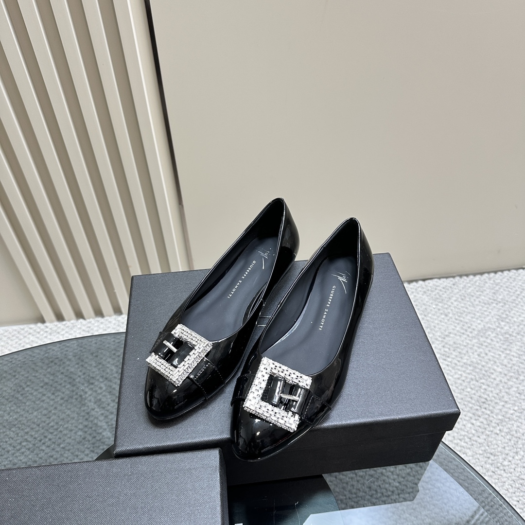 Giuseppe Zanotti 2024ss Flat Sole Shoes: Crystallized Water Detail, Leather Soles, Unique Design
