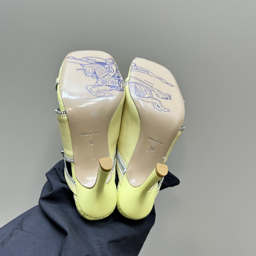 Ms. Burberry | SS24 Velvet Sandal Slippers with Sign Zipper Integration - 图片 9