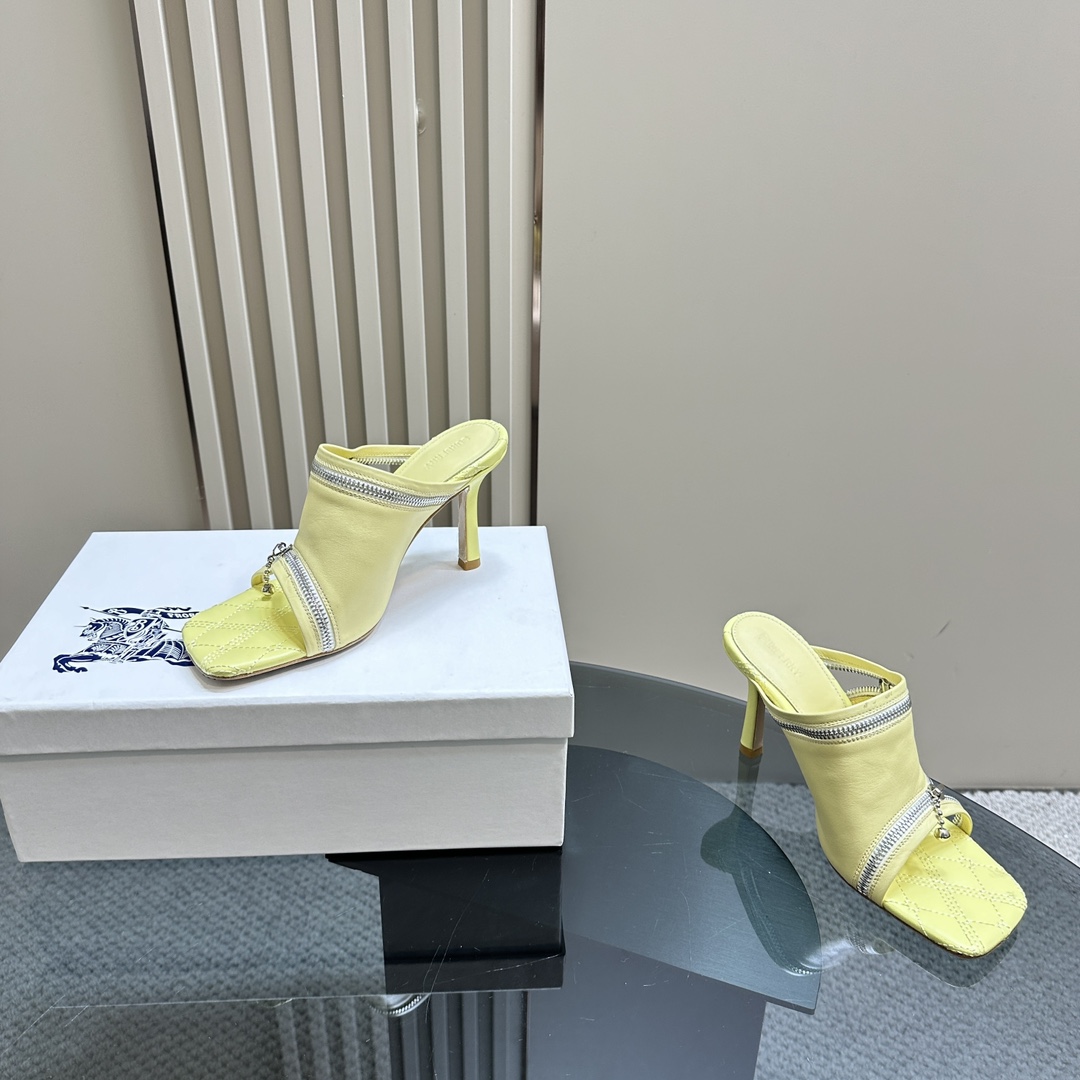 Ms. Burberry | SS24 Velvet Sandal Slippers with Sign Zipper Integration - 图片 6