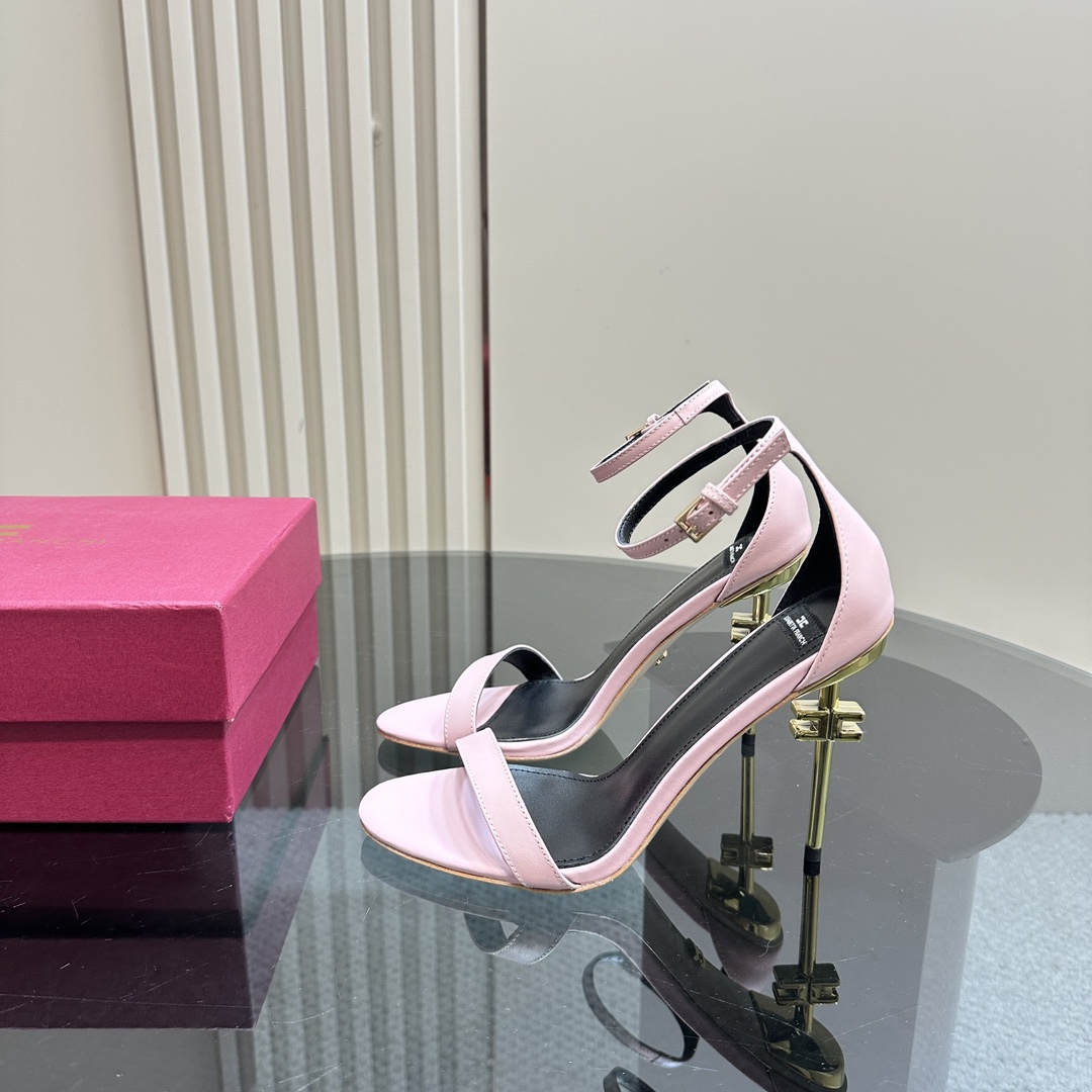 Luxurious French Heels: Elisabetta Franchi Fashion Show Highlights 10.5cm Elegance