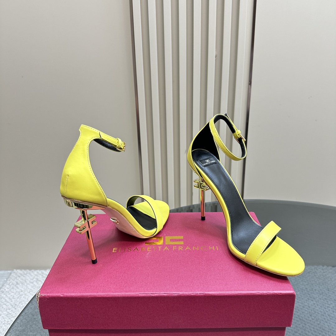 Elisabetta Franchi: Luxurious Italian Fashion Brand with High-speed Style - 图片 3