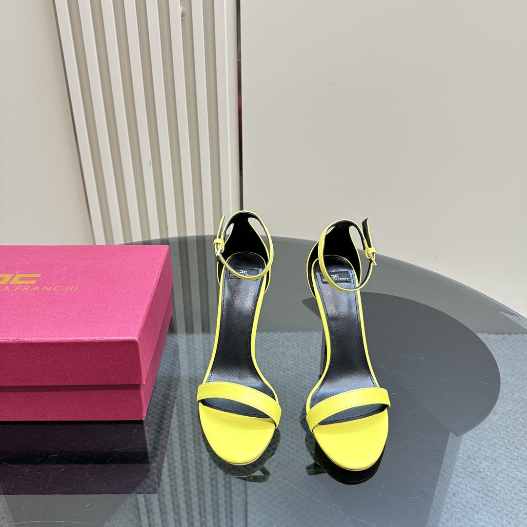 Elisabetta Franchi: Luxurious Italian Fashion Brand with High-speed Style - 图片 2