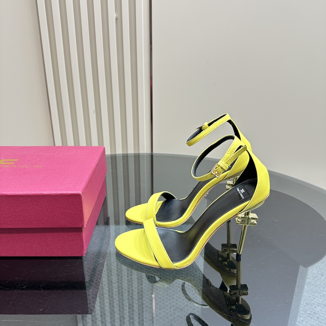 Elisabetta Franchi: Luxurious Italian Fashion Brand with High-speed Style