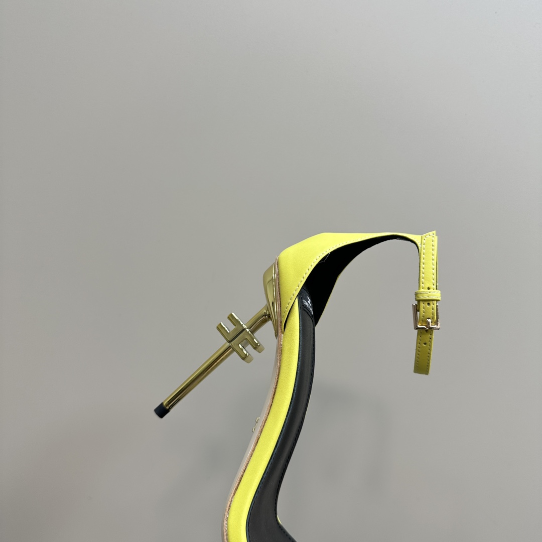 Elisabetta Franchi: Luxurious Italian Fashion Brand with High-speed Style - 图片 8