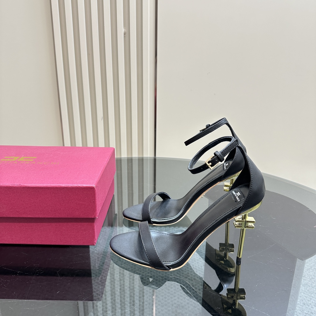 Luxurious Italian Fashion Brand Elisabetta Franchi: Elegant High-Speed Fashion with Diamond Belts.
