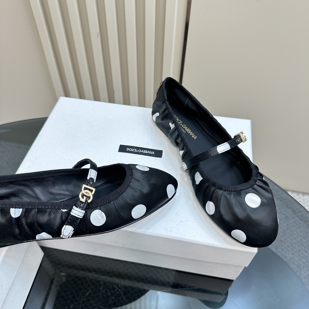 Dolce & Gabbana Sole Shoes: Gold Logo, Rubber Bottom, Sheepskin Liner. Jinsi External, High Bottom. - 图片 6