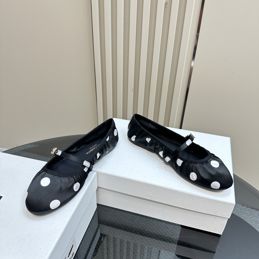 Dolce & Gabbana Sole Shoes: Gold Logo, Rubber Bottom, Sheepskin Liner. Jinsi External, High Bottom. - 图片 3