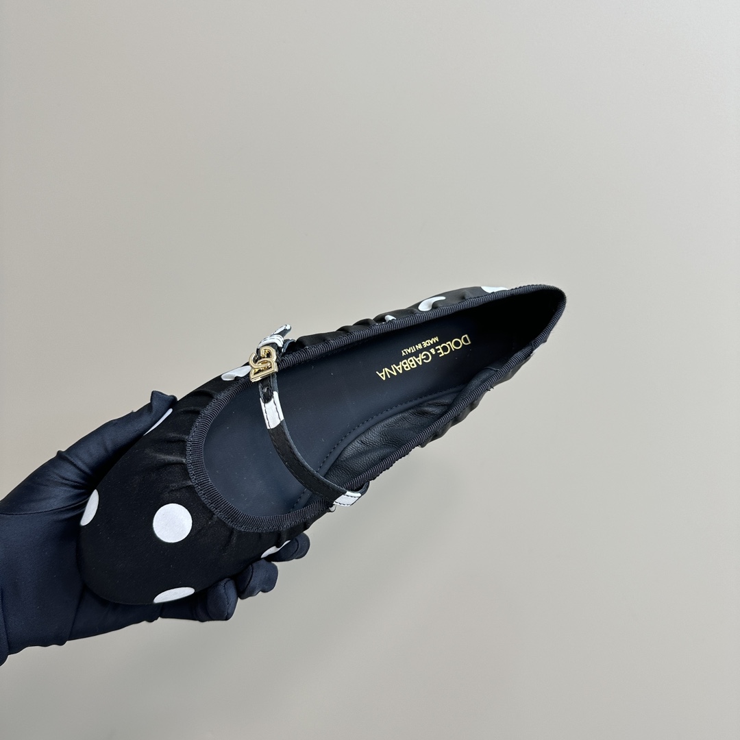 Dolce & Gabbana Sole Shoes: Gold Logo, Rubber Bottom, Sheepskin Liner. Jinsi External, High Bottom. - 图片 9