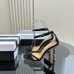 Aquazzura2025 nuova versione top sandali cavi con tacco alto da donna ananas originale pelle di pecora importata modellata 1: 1 con tacchi modellati originali, semplici ed eleganti, rendono le scarpe più femminili, adatte al design di feste, adatte a varie gonne, abiti, abiti da sera, discoteche Varie modelli, altezza tacco 9,5 cm con strass Swarovski. Sembra nobile in ogni occasione e può essere abbinato al pacchetto completo a piacimento Tomaia: Fodera in pelle di vacchetta: Suola in pelle di pecora: Suola in cuoio italiano Altezza tacco: 10,5 cm Taglia: 35-43 (40, 41, 42, 43 non sono restituibili o non restituibili). intercambiabile se personalizzato) 456310 1 Aquazzura2025 nuova versione top sandali cavi con tacco alto da donna ananas originale pelle di pecora importata modellata 1: 1 con tacchi modellati originali, semplici ed eleganti, rendono le scarpe più femminili, adatte al design di feste, adatte a varie gonne, abiti, abiti da sera, discoteche Varie modelli, altezza tacco 9,5 cm con strass Swarovski. Sembra nobile in ogni occasione e può essere abbinato al pacchetto completo a piacimento Tomaia: Fodera in pelle di vacchetta: Suola in pelle di pecora: Suola in cuoio italiano Altezza tacco: 10,5 cm Taglia: 35-43 (40, 41, 42, 43 non sono restituibili o non restituibili). intercambiabile se personalizzato) 456310