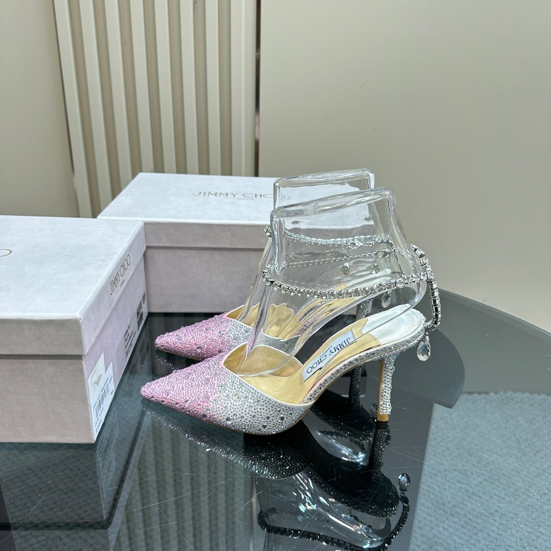 NO:166512,Jimmy Choo/Jimmy Zhou classic diamond chain pointed crystal high heel sandals. Super crystal shoes. They are so beautiful that they can't take their eyes off. The shoe shape is very delicate and will not be too narrow and long. The interior space is very sufficient to allow the toes to relax enough. The rhinestones outline the charming curve on the instep. It is simply beautiful. It surrounds the fairy spirit with 360 degrees. It is gorgeous and not exaggerated!  !  The fabric is made of imported Yangjing hot diamonds, the inner tiptoe imported sheepskin customized A-grade Italian leather sole, heel height 8.5cm Size35-39 (34/40 custom non-return and exchange), high heels, jimmy choo, jimmy choo, sandals, high heels, sheepskin, sheep19860909Jimmy Choo/吉米周经典钻石链条尖头水晶高跟凉鞋 超绝的水晶鞋 美到移不开视线 鞋型做的非常秀气 不会过分窄长 内部空间很足 让脚趾能足够的放松 水钻在脚背勾勒迷人的弧度 简直美爆了 360度环绕仙气感 华丽又不浮夸！！ 面料采用进口羊京烫钻 内里踮脚进口羊皮 定制A级意大利真皮底  跟高8.5cm Size35-39（34/40定制不退换）,高跟鞋,jimmy choo,jimmy choo,sandals,high heels,sheepskin,sheep,Women's Shoes