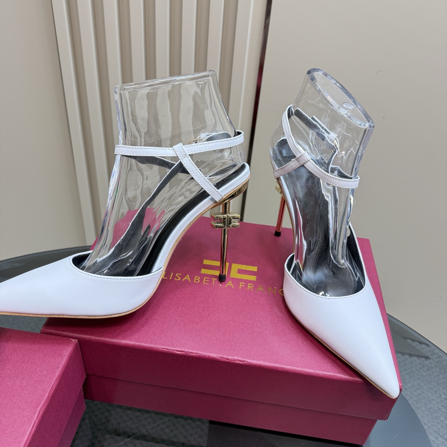 Elisabetta Franchi: Italian Luxury Fashion with Sharp Elegance and High Quality - 图片 3