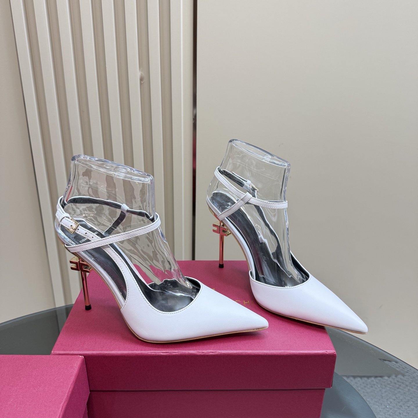 Elisabetta Franchi: Italian Luxury Fashion with Sharp Elegance and High Quality - 图片 4