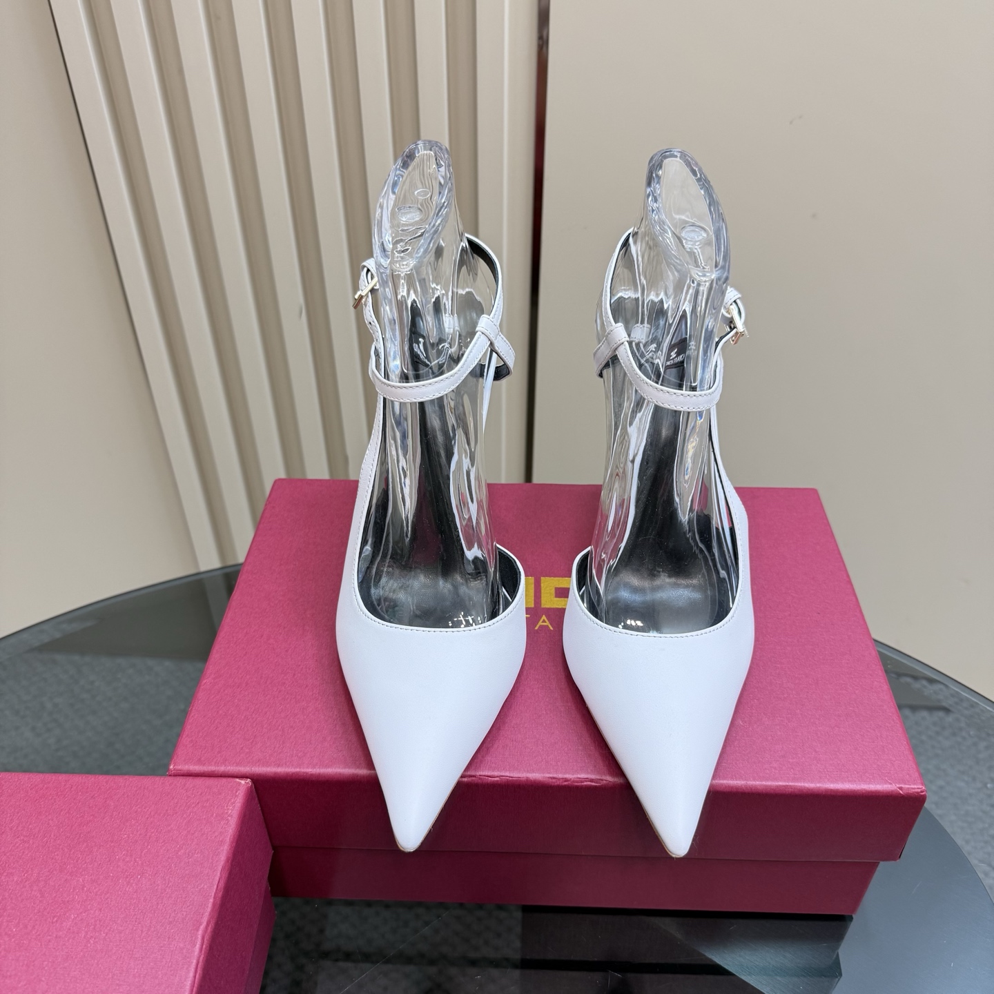 Elisabetta Franchi: Italian Luxury Fashion with Sharp Elegance and High Quality - 图片 2