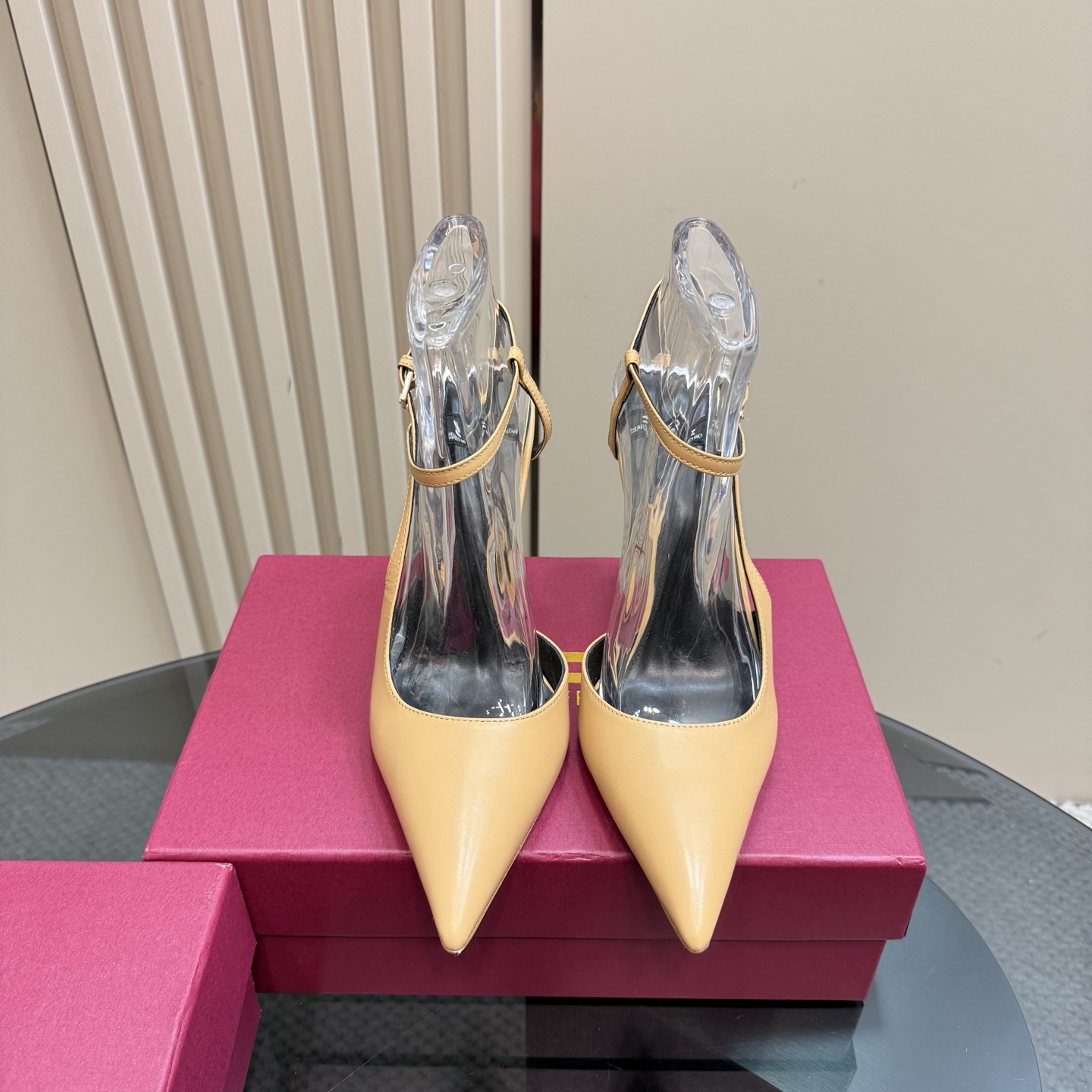 Elisabetta Franchi: Luxurious Italian Fashion Brand, High-Speed Fashion Show Essentials - 图片 2