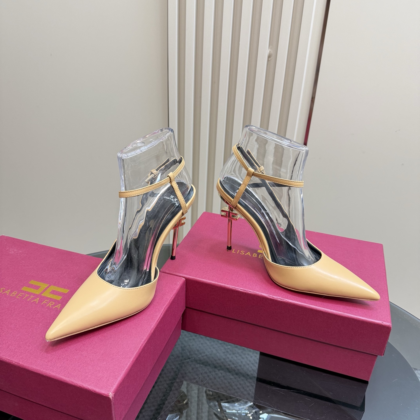 Elisabetta Franchi: Luxurious Italian Fashion Brand, High-Speed Fashion Show Essentials - 图片 6
