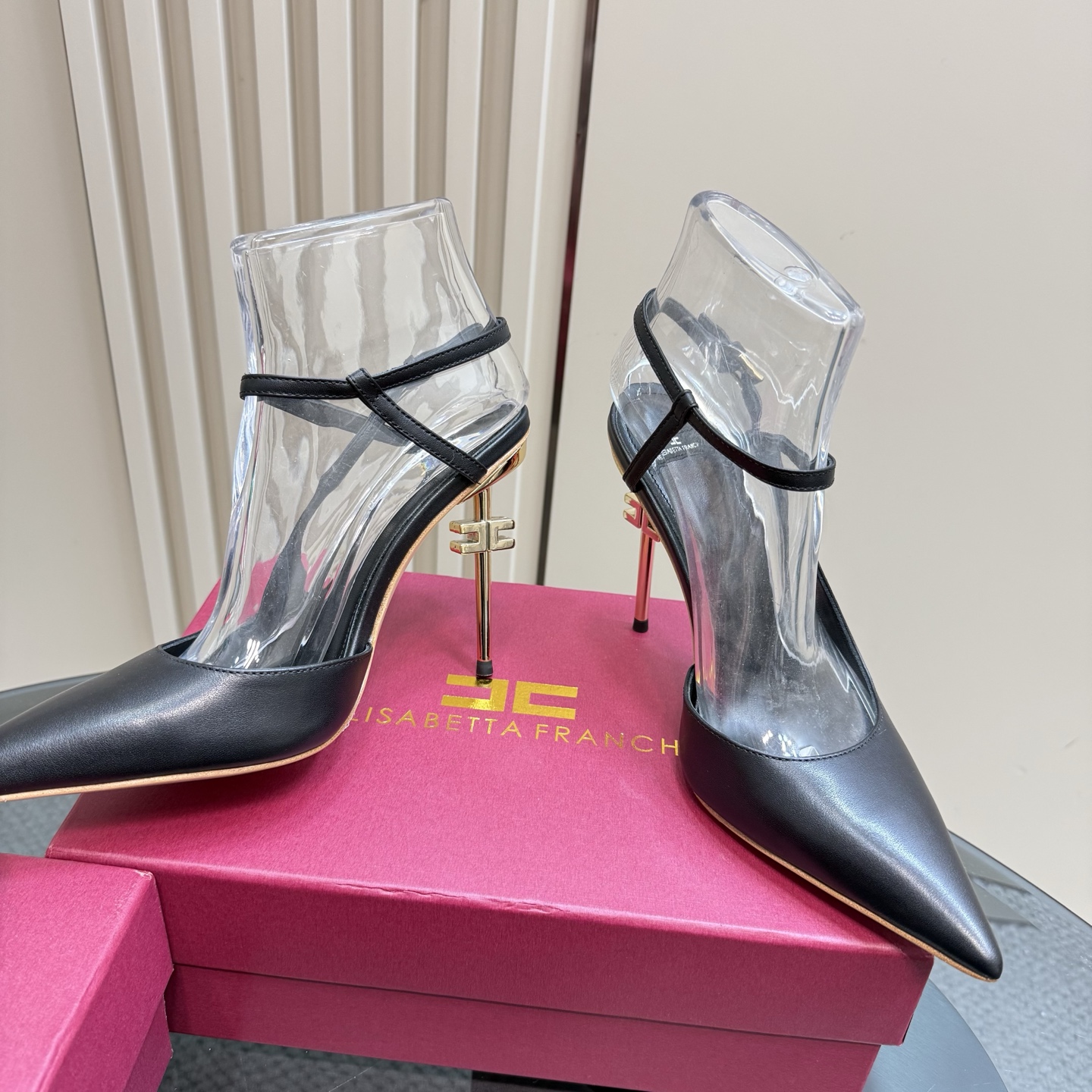 Luxurious Italian Brand: Elisabetta Franchi’s High-Fashion Factory Edition - 图片 3