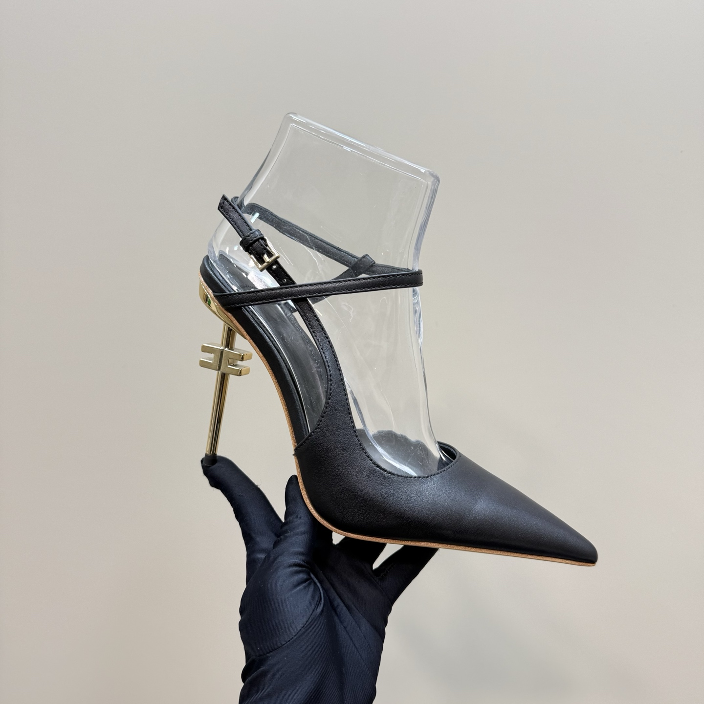 Luxurious Italian Brand: Elisabetta Franchi’s High-Fashion Factory Edition - 图片 8