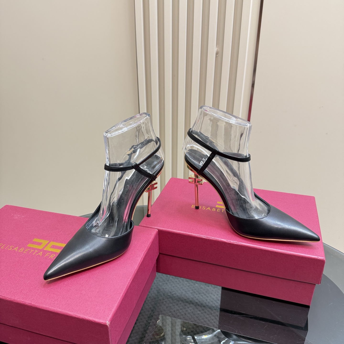 Luxurious Italian Brand: Elisabetta Franchi’s High-Fashion Factory Edition - 图片 6
