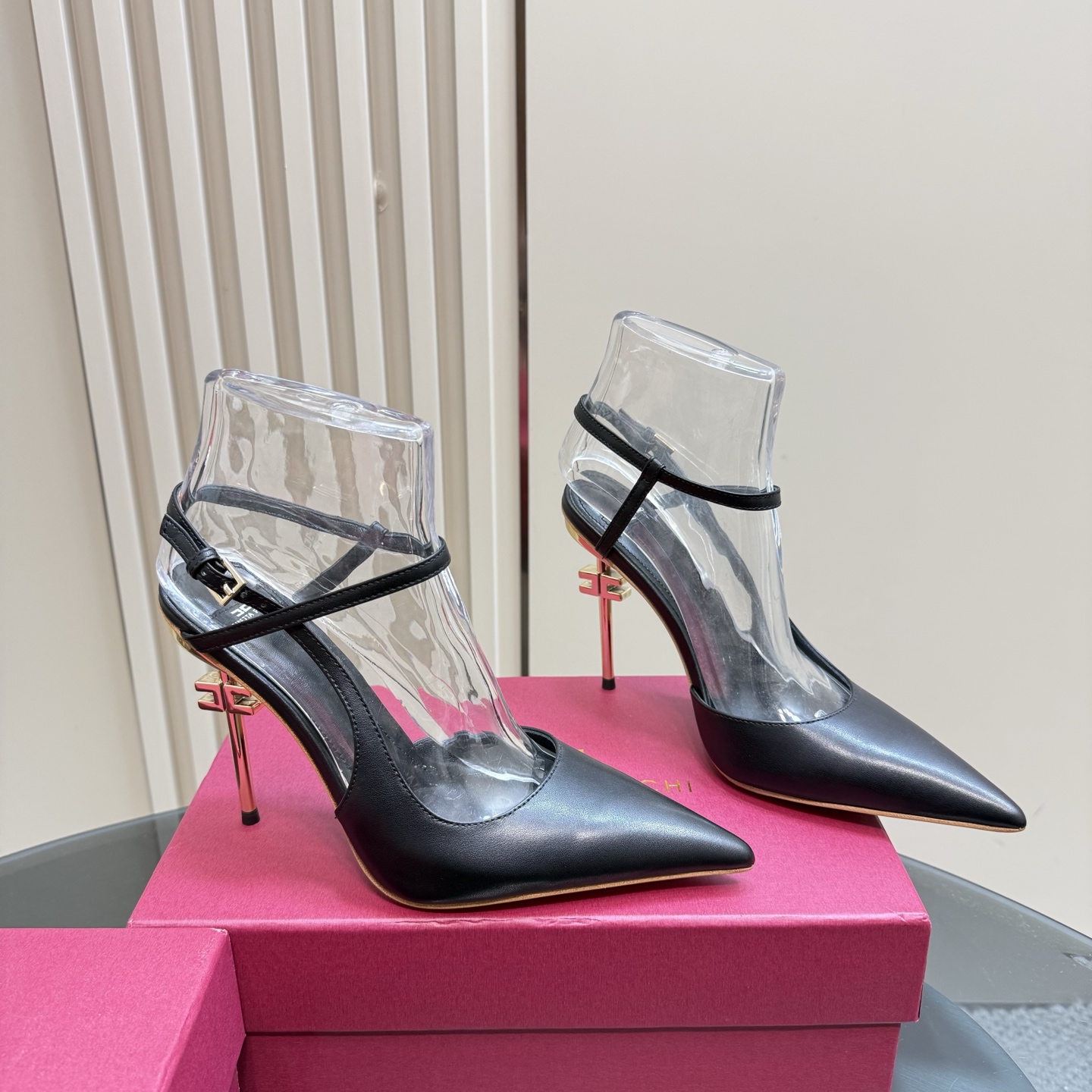 Luxurious Italian Brand: Elisabetta Franchi’s High-Fashion Factory Edition - 图片 4