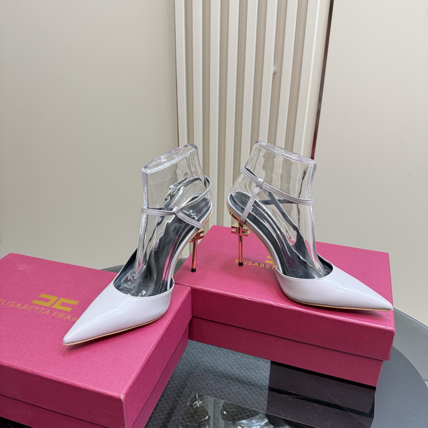 Elisabetta Franchi: Luxurious Italian Fashion with High-Speed Elegance - 图片 6