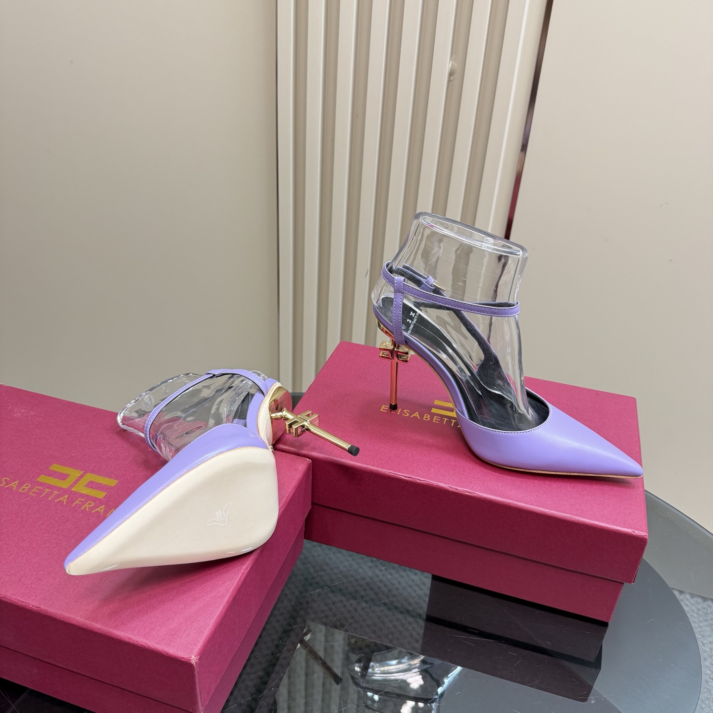 Elisabetta Franchi: Luxurious Fashion Show with Sharp Elegance and High Heels - 图片 7