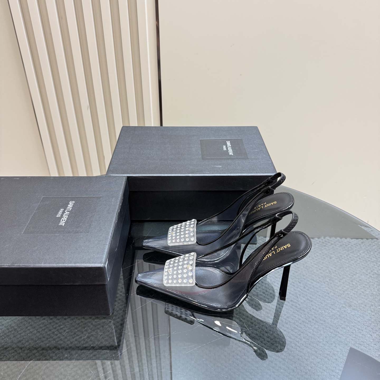 NO:227098,*25/Spring and summer hot square buckle transparent high heels are all new square buckle embellishments, elegant and sexy coexist, YSL women's torture tools that accept men and women, worth every woman to buy (Z-style custom hardware, heels, perfect consistency) New lasts are more compared with the differences in making products on the market. Customized upper imported PVC inner imported sheepskin sole imported genuine leather sole heel height 10.5 color black and brown size 35-39 (full package), high heels sandals, saint laurent, sandals, high heels, sheepskin, Leather soles19860909*25/春夏大热方扣透明高跟鞋全新方扣点缀 高雅性感并存 收男也收女的YSL女人的刑具 值得每一个女性入手（z品全身定制五金、鞋跟、完美一致）全新楦型多对比市面上看图做货的区别哈 鞋面定制进口PVC 内里进口绵羊皮 鞋底进口真皮大底 跟高10.5 颜色黑、棕 码数35-39（全套包装）,高跟鞋凉鞋,saint laurent,sandals,high heels,sheepskin,Leather soles,Women's Shoes