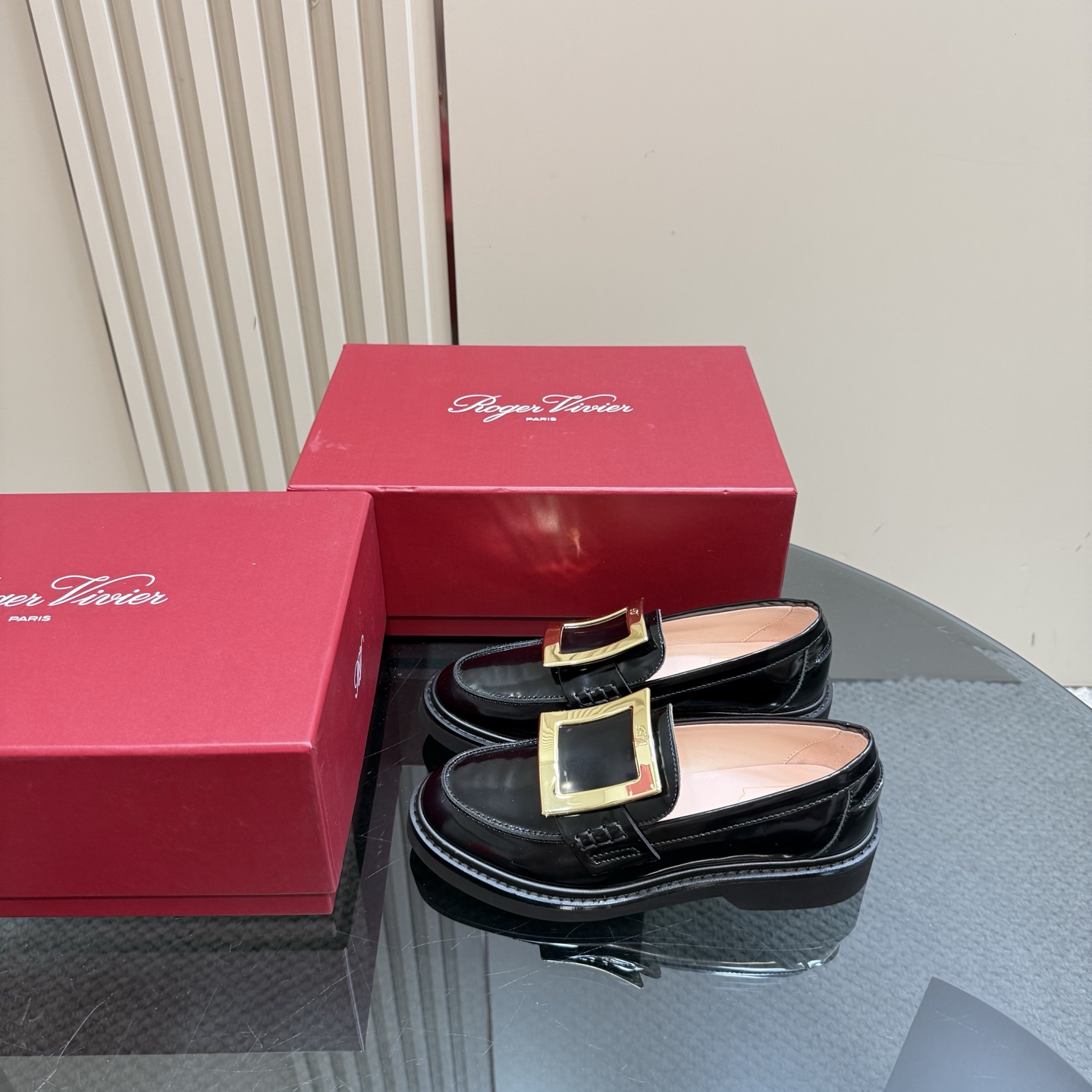 NO:227075,【RV】The new and upgraded loafers is the only zp version on the market. Repurchase the latest round version for details. The materials are rectified in multiple places, and the actual product is even more amazing. The main products are star products! The same style of star-like eyes are closed and you won’t make mistakes. A four-season shoe that can reduce age and increase height. Jimei’s!! Three layouts: imported beef patent leather open-edge bead cowhide mercerized wool velvet inner lambskin (rich with glossy and light pink) leather edge strips ten customized tpu outsoles wear-resistant and non-slip Size: 35-39 (.40. Customizable without return or exchange), loafers, cowhide, sheepskin, inside19860909【RV]全新升级最高版本乐福鞋 市面唯一zp版本,重新购入最新圆版开发细节版型用 料多处整改,实物到手更惊艳主打明星产品!各路明 星同款闭眼入手怎么搭配都不会出错的一款四季鞋 减龄增高神器,集美们冲鸭!! 三个版面:进口牛漆皮开边珠牛皮丝光胎牛绒 内里进口小羊皮(富有光泽带淡淡浅粉色) 真皮沿条十定制tpu大底耐磨防滑 码数: 35-39 (.40.可定制不退换),乐福鞋,loafers,cowhide,sheepskin,Women's Shoes