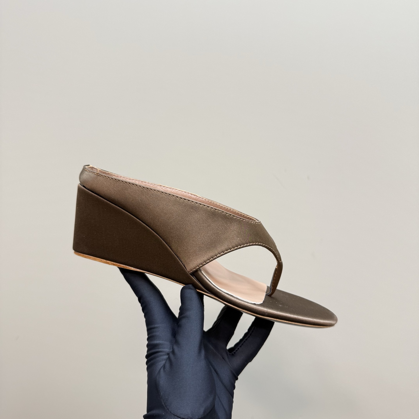 ALAÏA High Love Sculptural Heel Silk Thong Sandals - Comfortable & Elegant