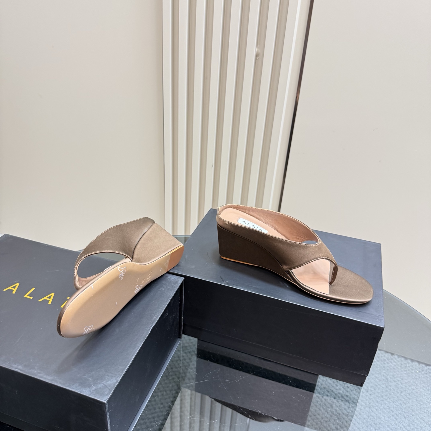 ALAÏA High Love Sculptural Heel Silk Thong Sandals - Comfortable & Elegant 8 i1742296965179 9729 0 5