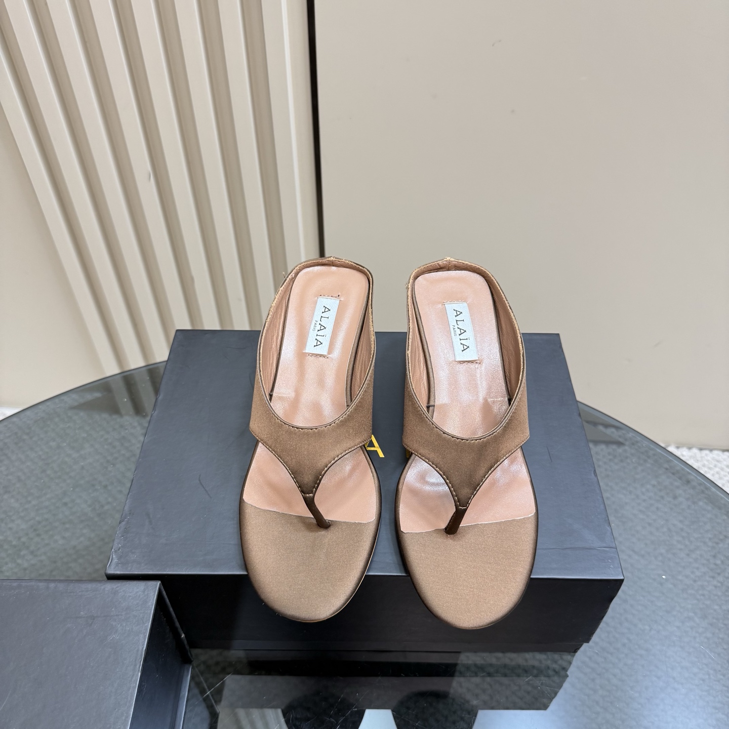 ALAÏA High Love Sculptural Heel Silk Thong Sandals - Comfortable & Elegant 4 i1742296965183 8282 0 1