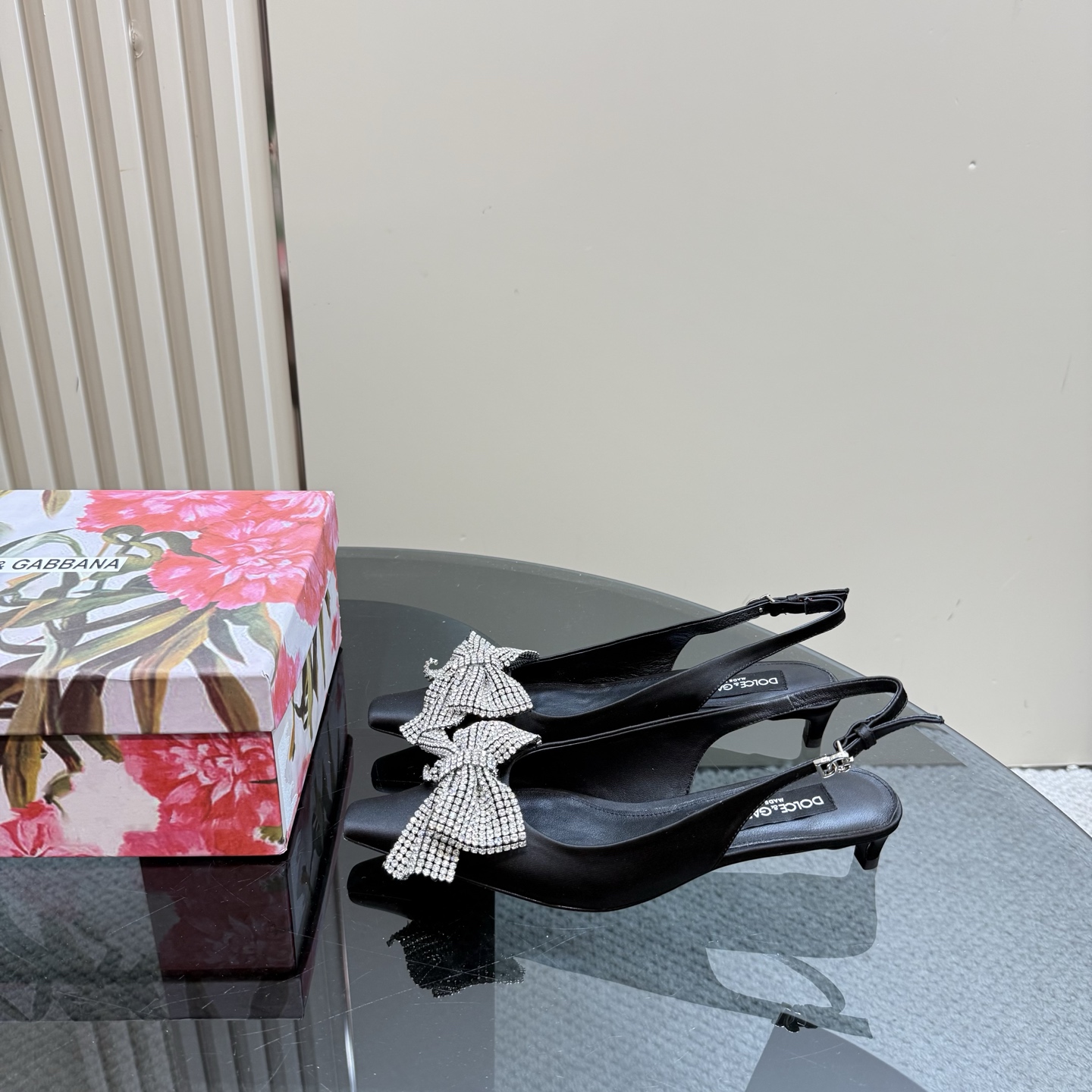 NO:233509,Dolce & Gabbana 25Ss high heel sandals Upper: silk inner sheepskin foot pad: sheepskin heel gold logo heel height: 3.5cm size 35-40 (40 custom made), high heels sandals, Dolce & Gabbana, sandals, high heels, sheepskin, real silk19860909Dolce & Gabbana 25Ss 高跟凉鞋 鞋面:真丝 内里羊皮 垫脚:羊皮 鞋跟金色徽标牌 跟高:3.5cm 码数35-40(40定做),高跟鞋凉鞋,Dolce&Gabbana,sandals,high heels,sheepskin,real silk,Women's Shoes