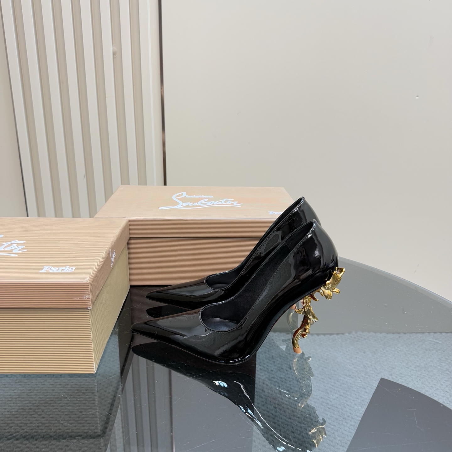 Christian Louboutin 2025 Spring/Summer Black Patent Leather Pumps with Sculptural Heel 3 i1743376016646 5174 0 0