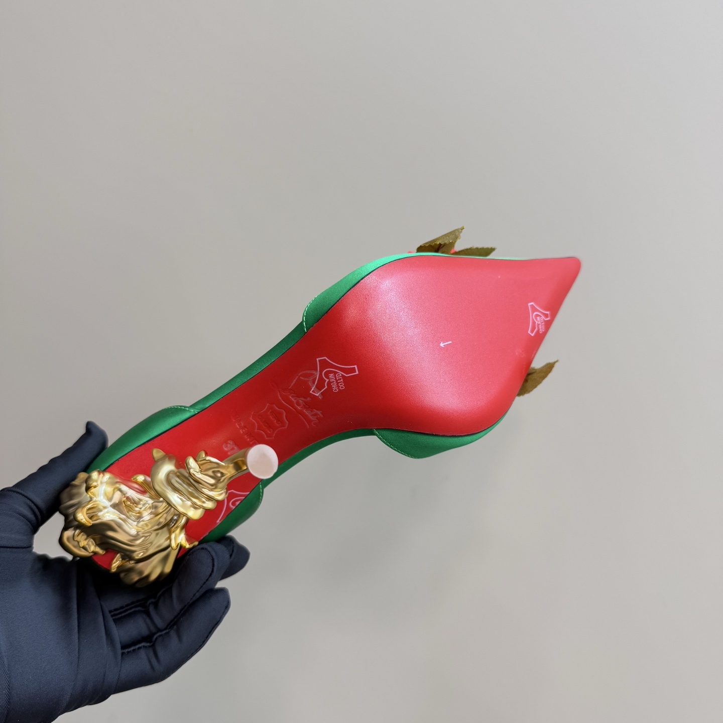 Christian Louboutin 2025 Spring/Summer Green Silk Heels with Rose Decor 11 i1743376567721 5133 0 8
