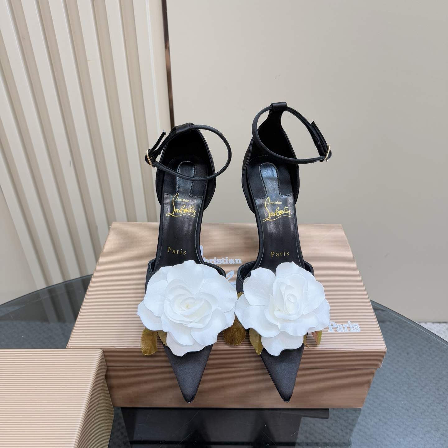 Christian Louboutin Runway Heels: Artistic Sculpture with Exquisite Silk 4 i1743376601932 639 0 1