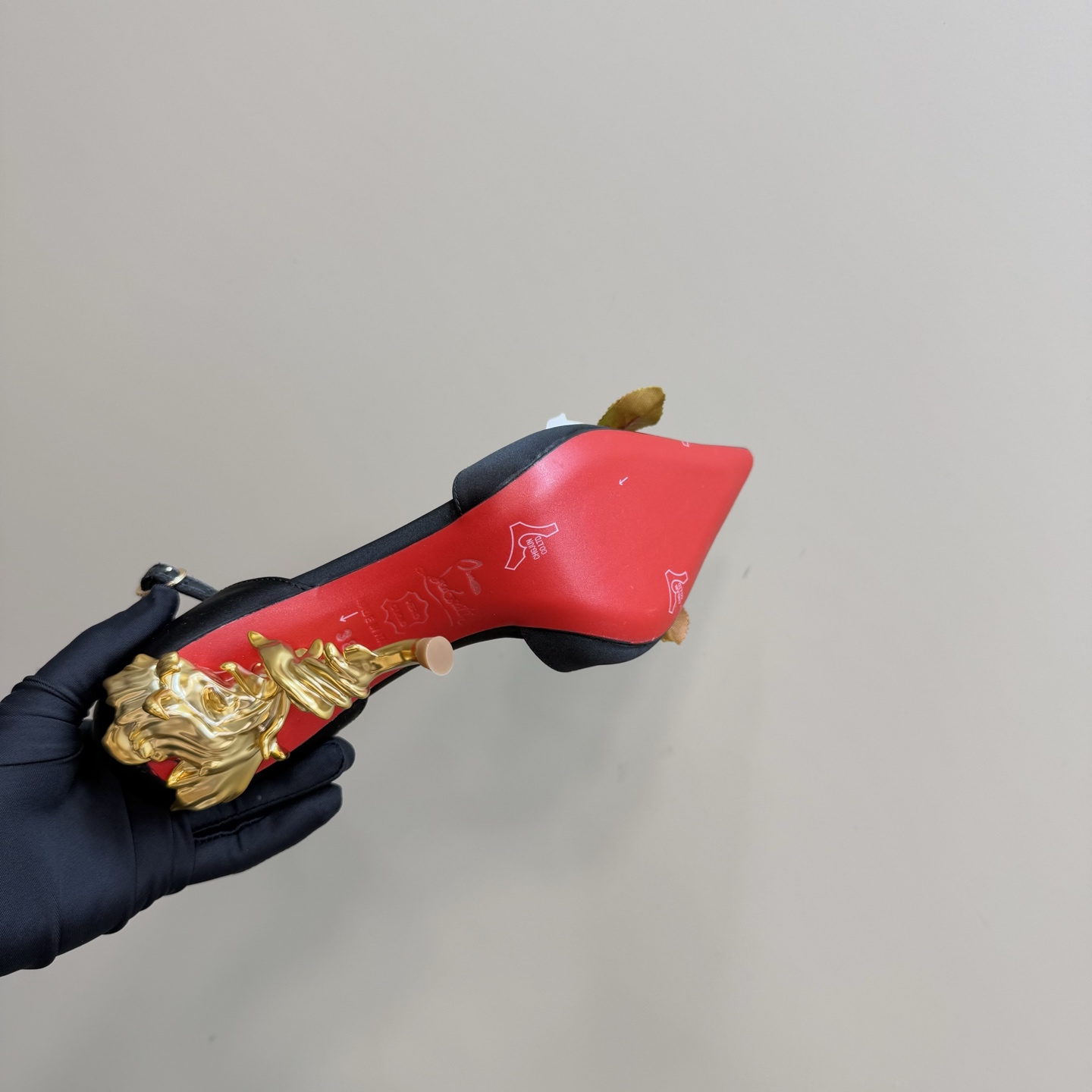 Christian Louboutin Runway Heels: Artistic Sculpture with Exquisite Silk 11 i1743376603570 2684 0 9