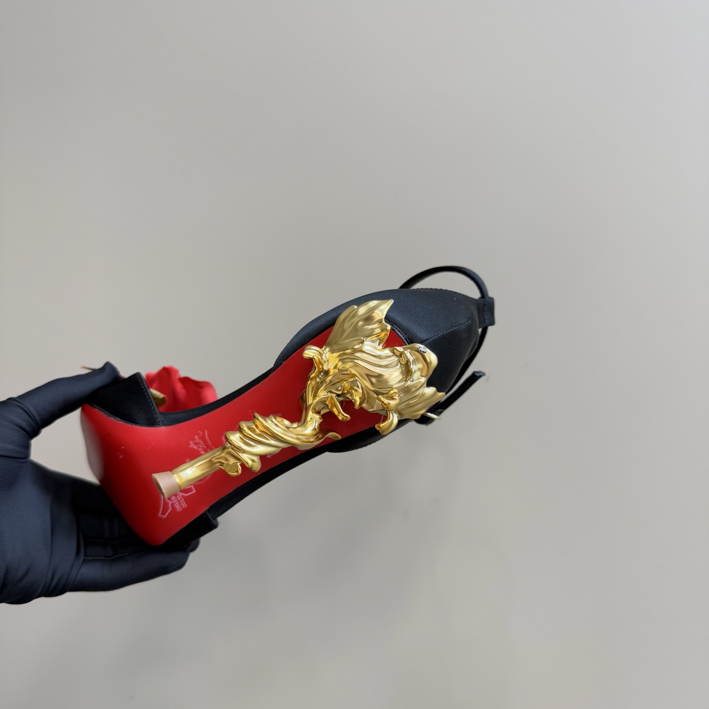 Christian Louboutin 2025 Runway Heels - Limited Edition Sculptural Art 10 i1743376633145 8873 0 8