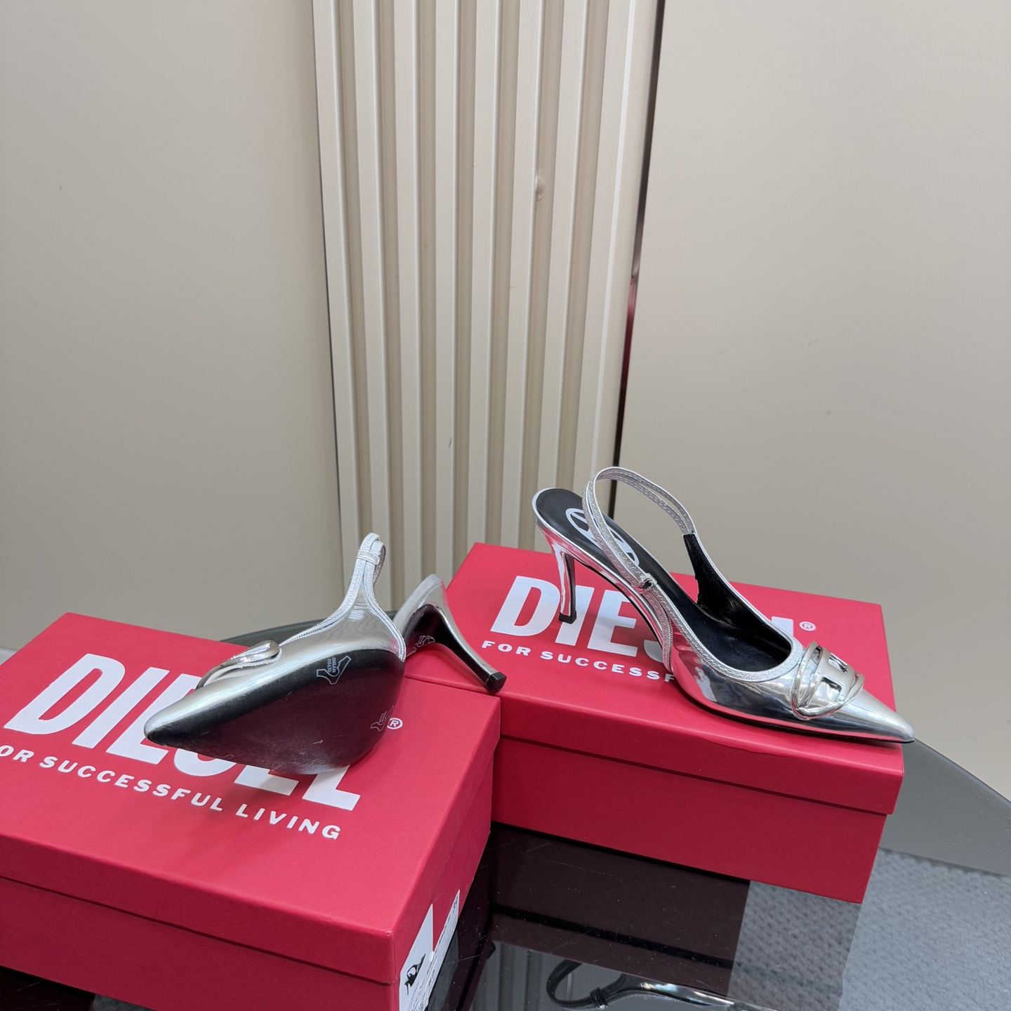 Top Edition 700: Diesel’s Iconic Spring/Summer 2024 High Heels - 图片 6