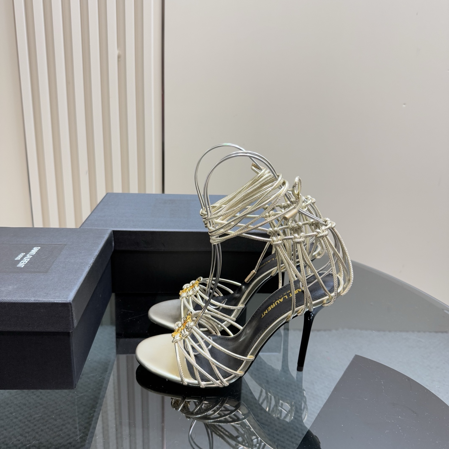 NO:247743,Top version, original replica SAIN*LAURENT YSL Saint Laurent SS2025 summer new product!  Square-toe catwalk high-heeled ysl sandals 2025 new spring and summer series sandals!  When pairing various small skirts, you don’t pick on the feet at all. The transparent flashing diamonds show fantasy under the light. It’s so beautiful that it looks whiter and makes people look at it!  The delicate crystal chain decoration illuminates the delicate and elegant lines of the ankle, unleashing infinite elegance and explore more selected high heels!  Fabric cowhide, outsole, genuine leather, size 35-41 (customized by 40, 41) Heel height 10.5cm, high heels, saint laurent, saint laurent, saint laurent, saint laurent, sandals, high heels, skirts, cowhide, Leather soles19860909顶级版本,原版复刻 SAIN*LAURENT YSL 圣罗兰SS2025夏季新品！方头走秀款高跟ysl凉鞋 2025全新春夏系列凉鞋 ！ 各种小裙子搭配起来 完全不挑脚型哦 通透的闪钻在光线的照耀下呈现幻彩 真的美的过分 上脚显白的让人上头！细巧水晶链饰点亮脚踝纤雅线条 释放无限优雅魅力 探索更多臻选高跟鞋！ 面料牛皮 大底真皮大底 码数35-41（40、41定制） 跟高10.5cm,高跟鞋,saint laurent,saint laurent,saint laurent,sandals,high heels,skirts,cowhide,Leather soles,Women's Shoes