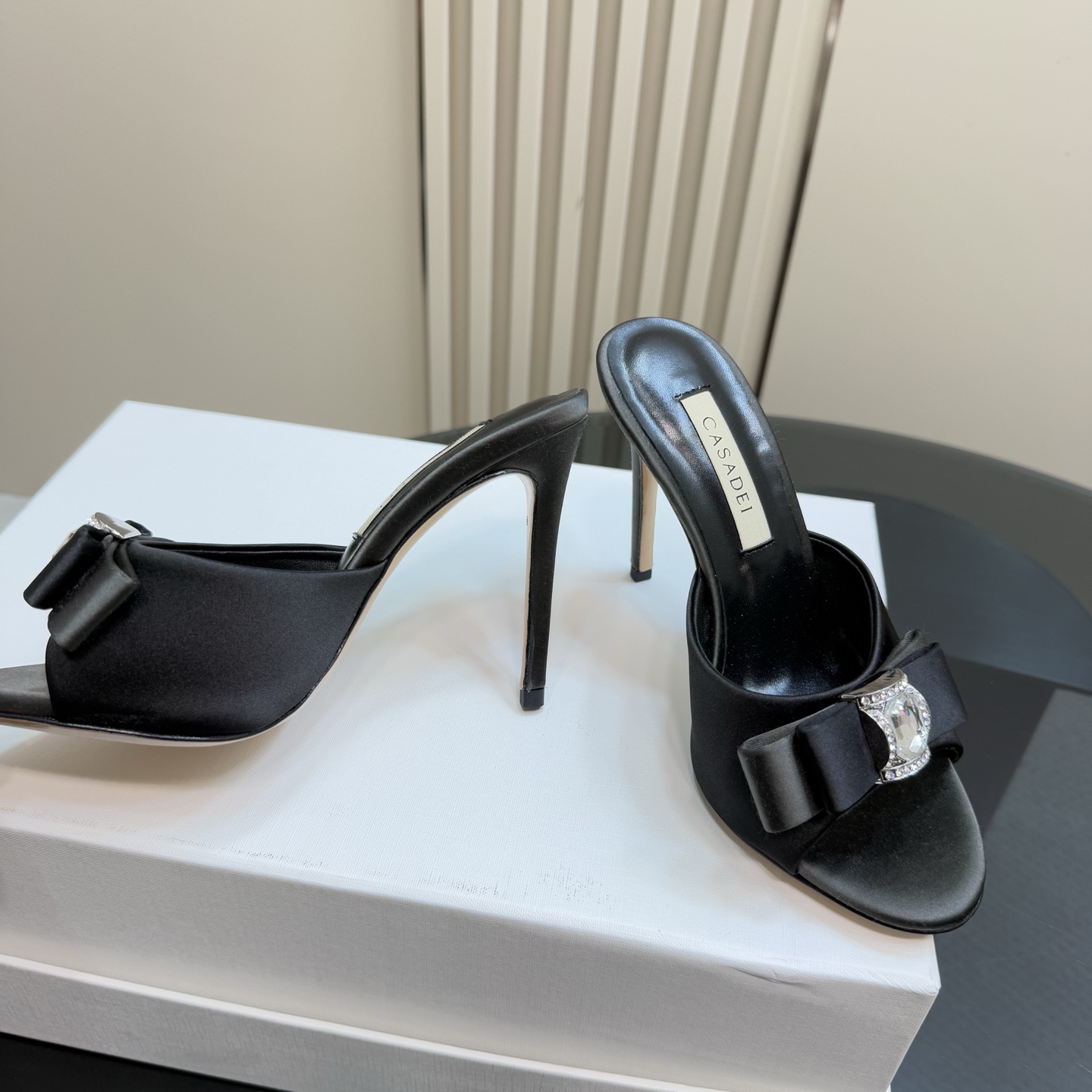 Stylish CASADEI/Cassanti Butterfly Heel Shoes with Water Drills and Italian Leather - 图片 3