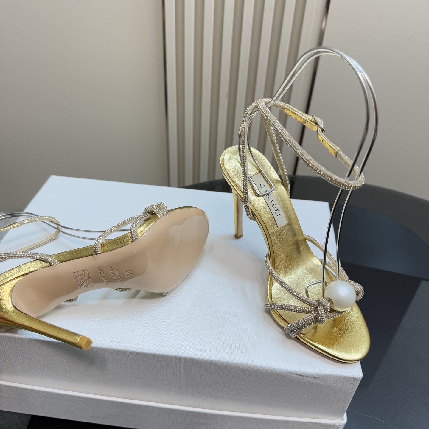 Stylish CASADEI/Cassanti Pearl Water Drills Sandals for Women: Price, Features, and Sizes - 图片 5