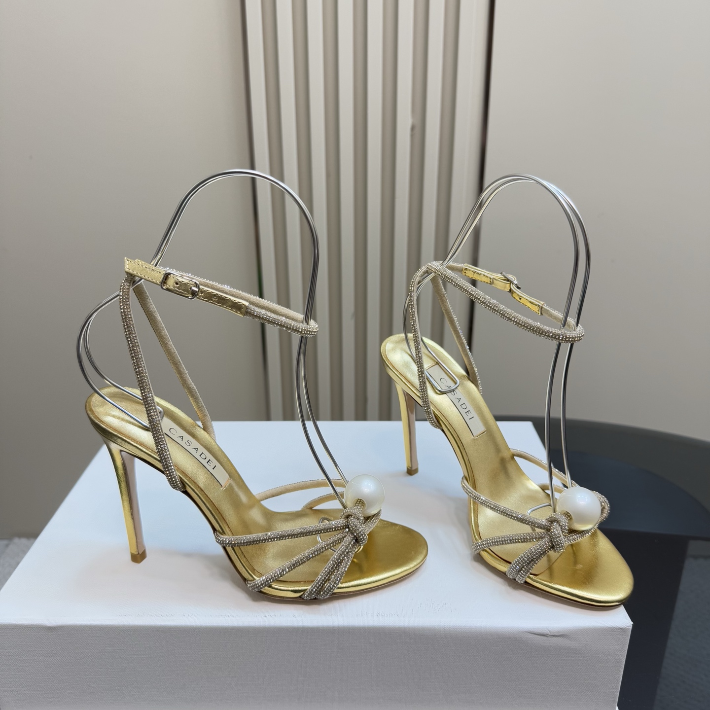 Stylish CASADEI/Cassanti Pearl Water Drills Sandals for Women: Price, Features, and Sizes - 图片 4