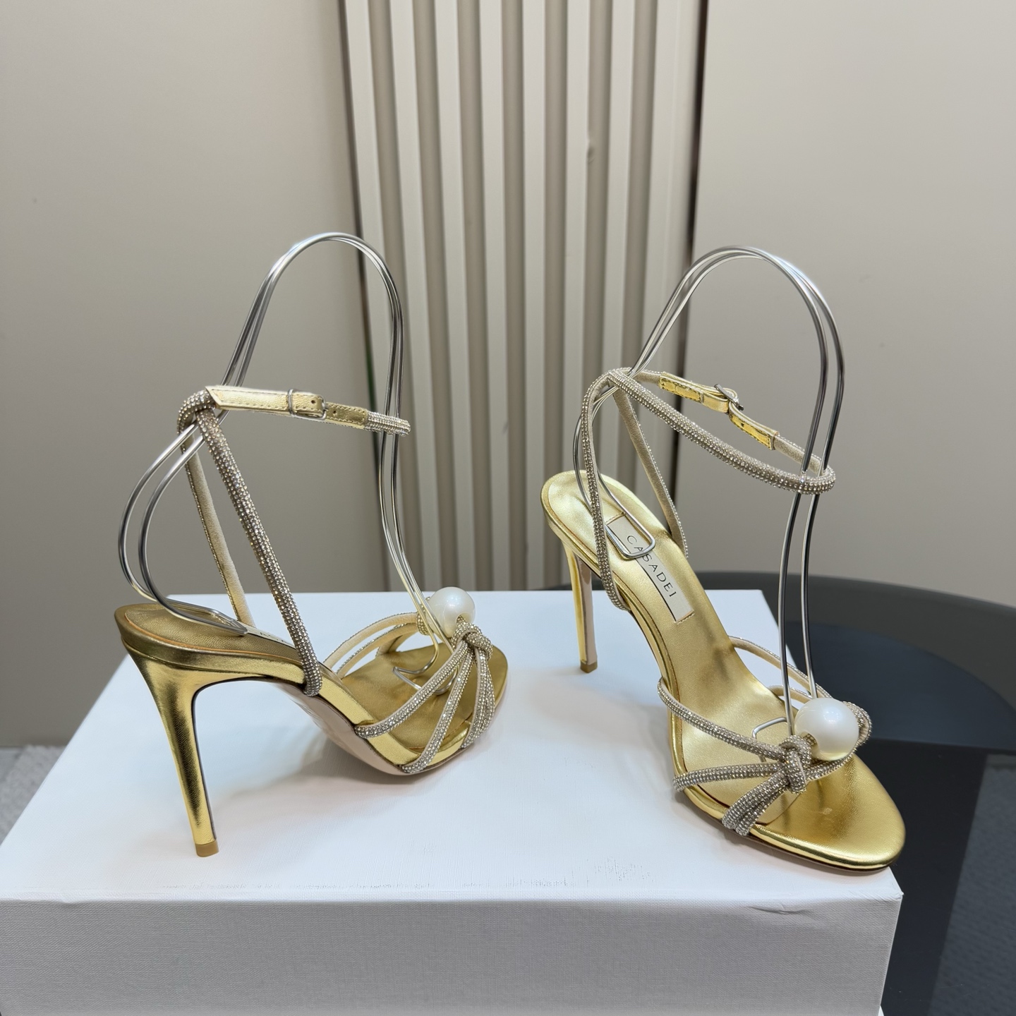 Stylish CASADEI/Cassanti Pearl Water Drills Sandals for Women: Price, Features, and Sizes - 图片 6