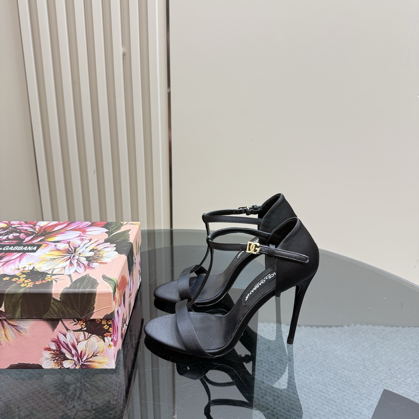 NO:260659,Dolce & Gabbana 25Ss Lace-up High-heeled Sandals Upper: Silk Inner Sheepskin Fighting: Sheepskin Heel Gold Logo Heel Heel Heel: 11cm Size 35-41 (40.41 Customized), High-heel Sandals, Dolce & Gabbana, sandals, high heels, sheepskin, real silk19860909Dolce & Gabbana 25Ss 系带高跟凉鞋 鞋面:真丝 内里羊皮 垫脚:羊皮 鞋跟金色徽标牌 跟高:11cm 码数35-41(40.41定做),高跟鞋凉鞋,Dolce&Gabbana,sandals,high heels,sheepskin,real silk,Women's Shoes